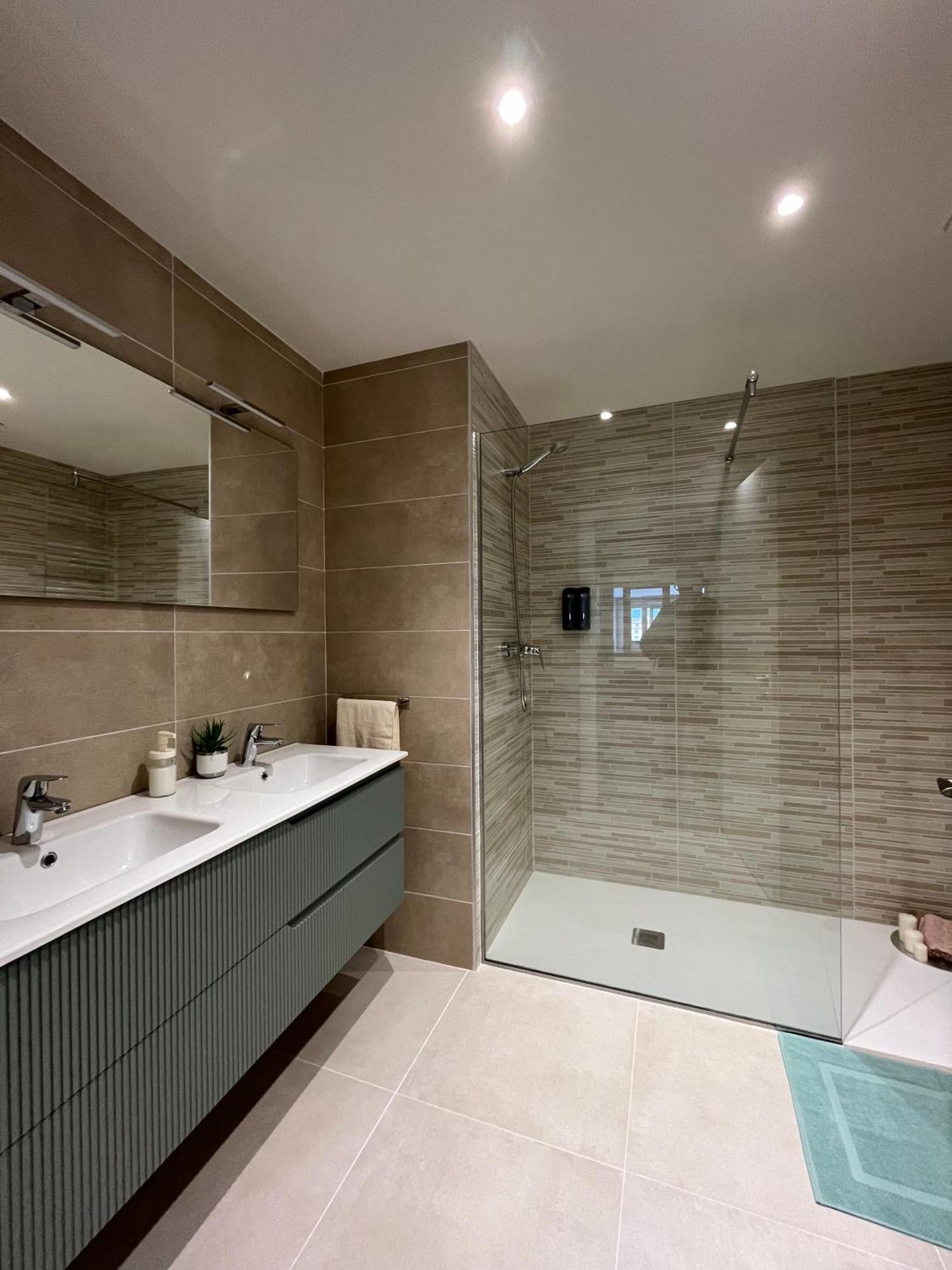 El Mirador Del Centro Apartment Хихон Екстериор снимка